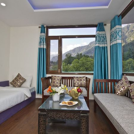 Hotel Rock Sea Manāli Екстериор снимка